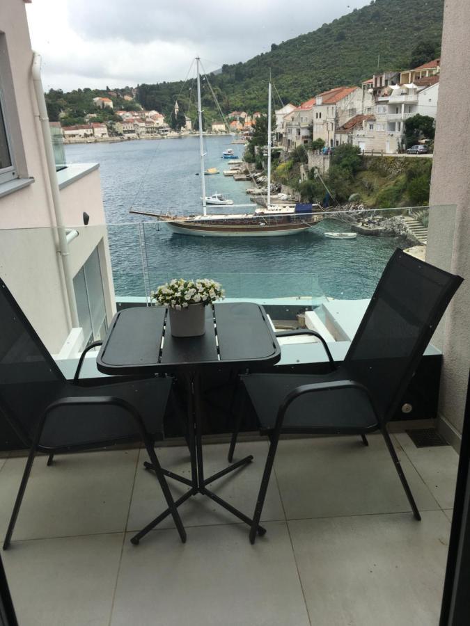 High View-A Seaside Villa With Huge Jacuzzi Račišće Exterior foto